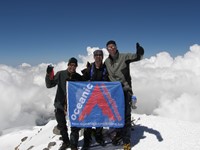 Ed op de top van de Elbrus, Rusland